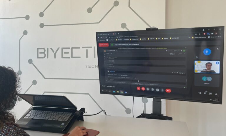 Profesorado de centros de estudios profesionales de la Región de Murcia formándose en IA